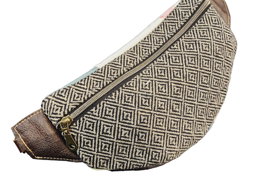 The Everyday Sling Crossbody Fannie - Vintage Quilt Big Hex