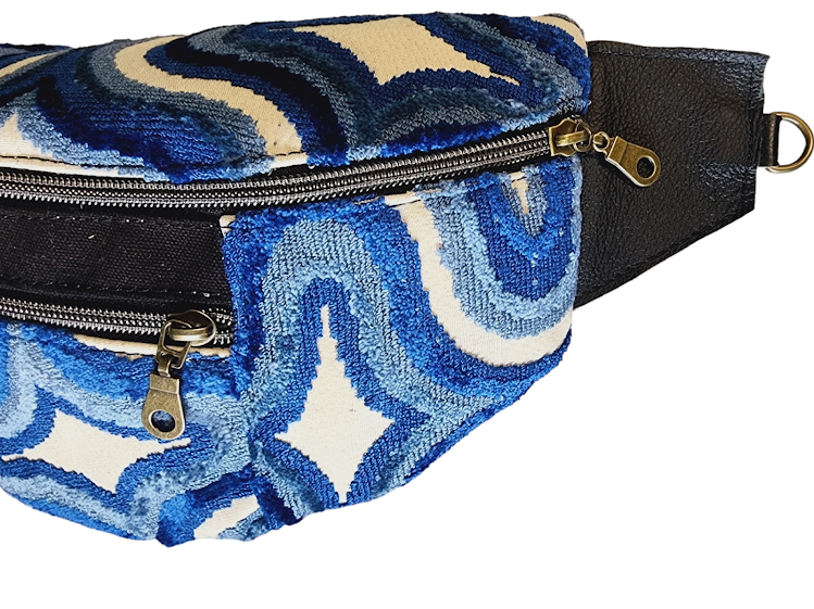 The Everyday Sling Crossbody Fannie - Blue 002