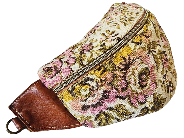 The Everyday Sling Crossbody Fannie - Light Floral 004