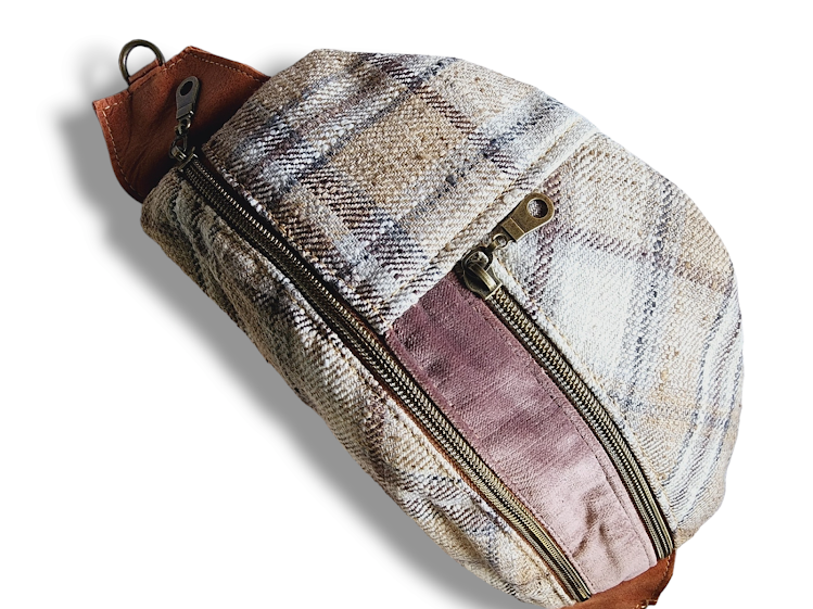 The Everyday Sling Crossbody Fannie - Light Tan Plaid 010