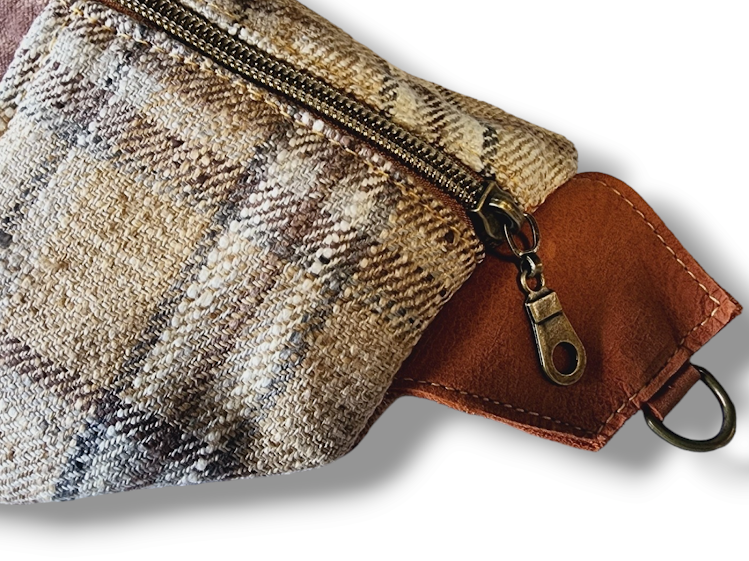 The Everyday Sling Crossbody Fannie - Light Tan Plaid 010