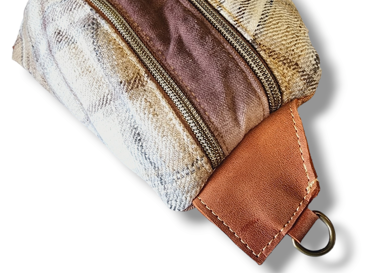 The Everyday Sling Crossbody Fannie - Light Tan Plaid 010